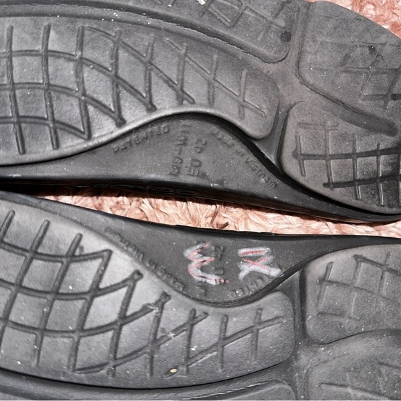 Oofos Men's Black comfort sandal Slides M 9 W 11 beach walking summer spring - Picture 10 of 10